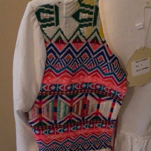 3/4 length sleeve embroidered jacket - Picture 4 of 9